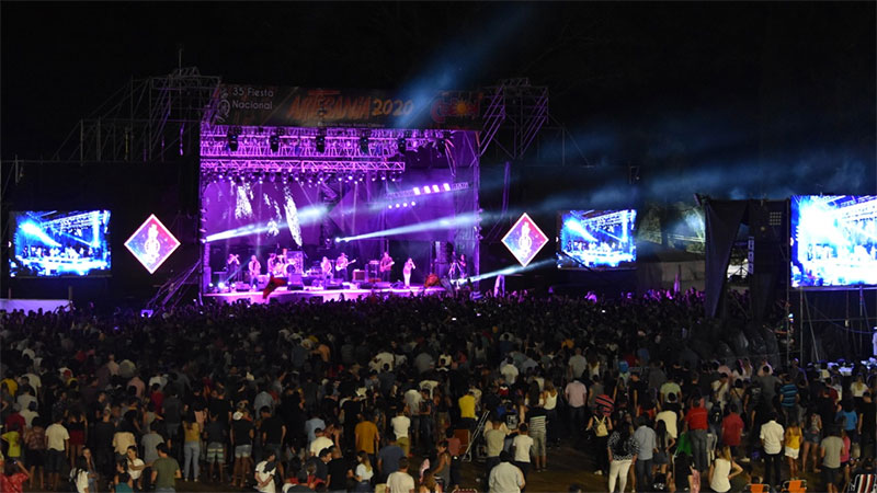 Jóvenes y familias compartieron una excelente noche de verano en una de las fiestas más importantes de la provincia de Entre Ríos y del país