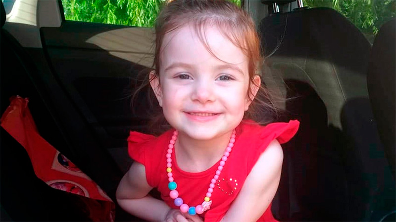 Mara tiene tres años y sigue a la espera de un trasplante de corazón