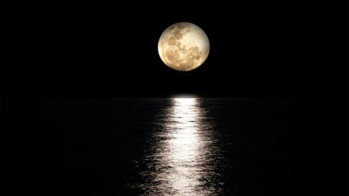 La "Luna llena de gusano" se podrá observar este lunes: El origen del nombre
