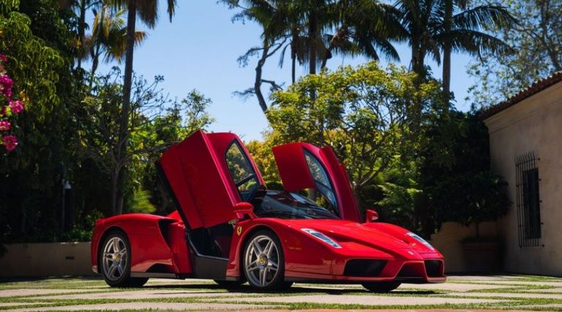 Récord: pagan 2.6 millones de dólares por una Ferrari