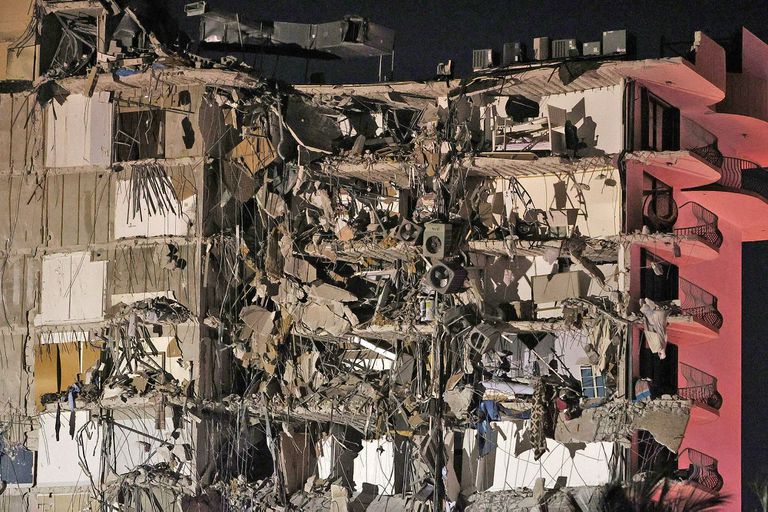 Tragedia en Miami: se derrumbó parte de un edificio