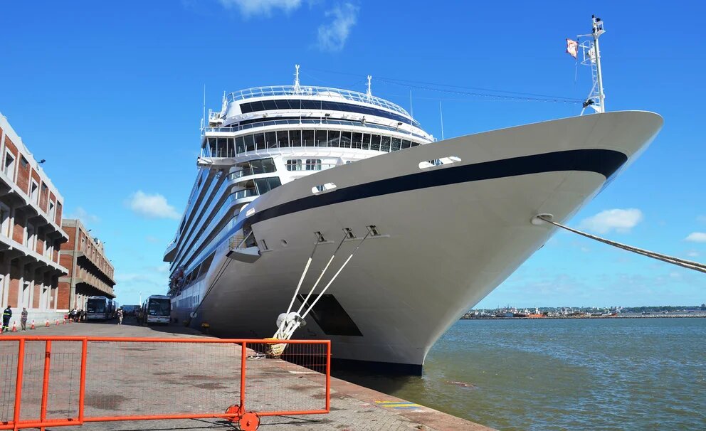 Aislaron un crucero con 400 personas, por un turista que subió en Buenos aires y luego dio positivo de Covid19