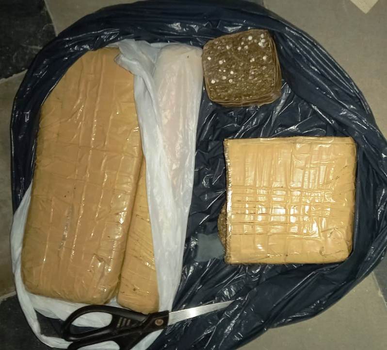 Santa Elena: encuentran drogas en un allanamiento por violencia familiar