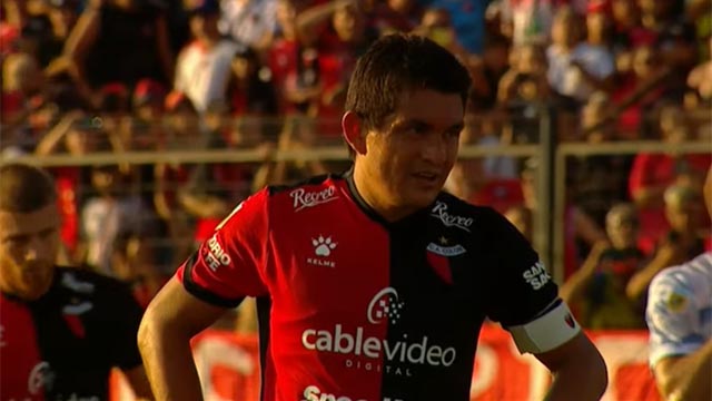 Gol de córner y penal con clase, las genialidades del Pulga Rodríguez