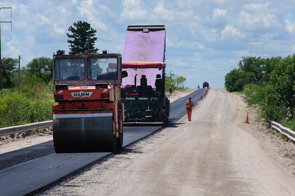 Proyectan la repavimentación del acceso a Piedras Blancas